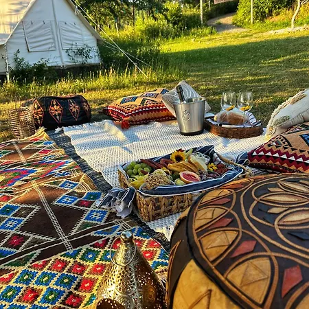 Glamping Hive Tente de luxe Cmeliny