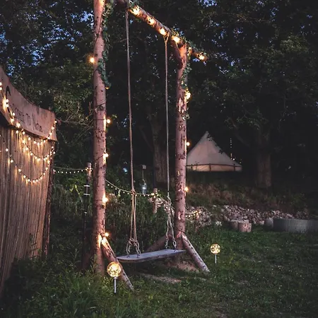Glamping Hive *