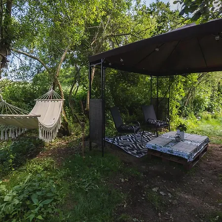Glamping Hive * Cmeliny