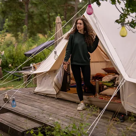 럭셔리텐트 Glamping Hive Cmeliny