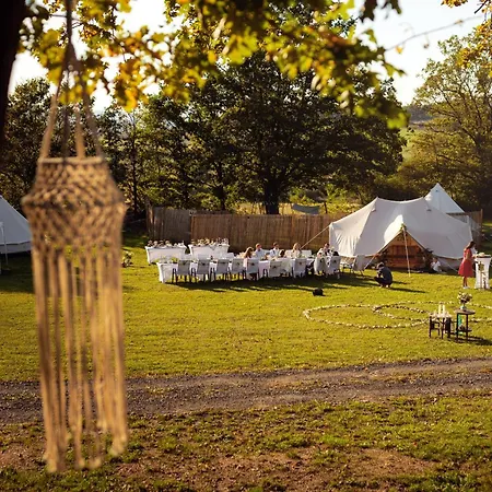 Glamping Hive *