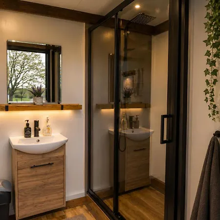 Glamping Hive Glamping Cmeliny