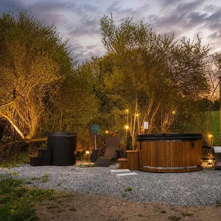 Glamping Hive Glamping *