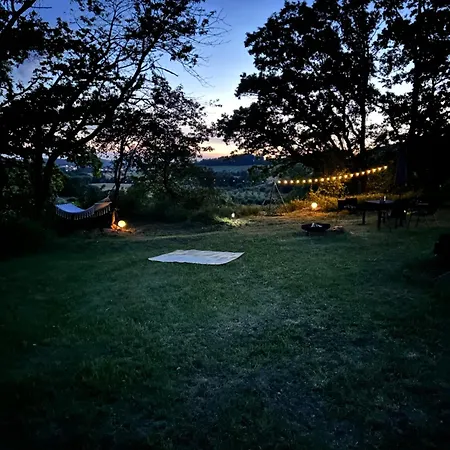 Glamping Hive Cmeliny