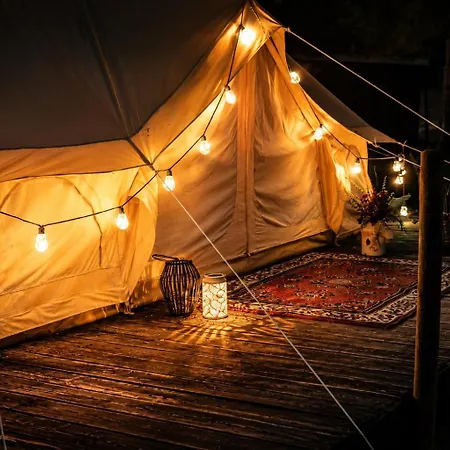 Glamping Hive Cmeliny