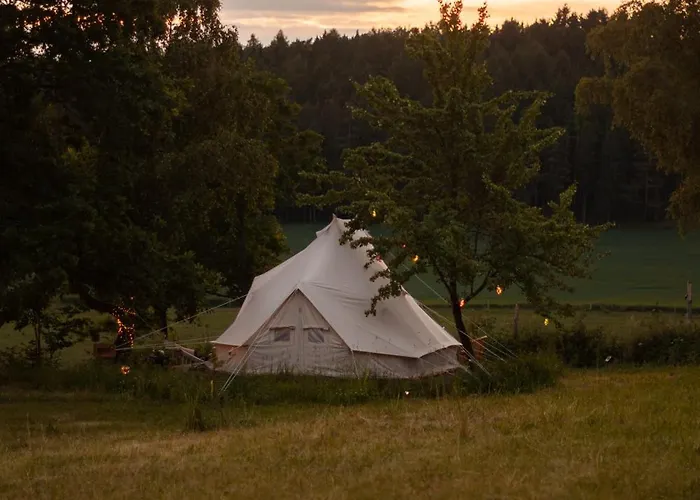 Glamping Hive Cmeliny