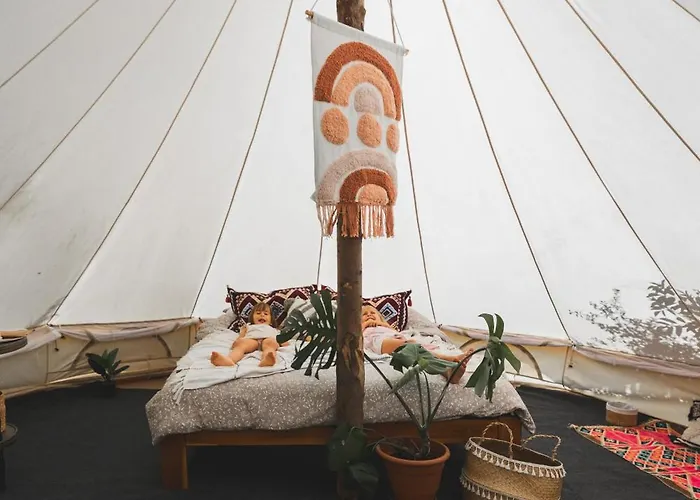 Luxury tent Glamping Hive Cmeliny
