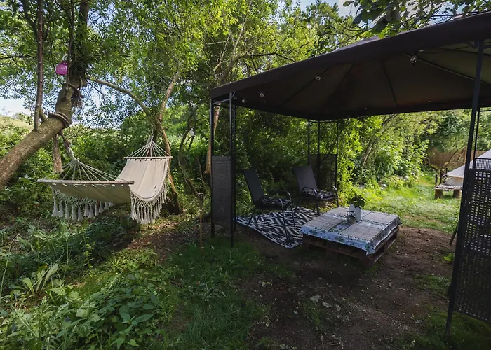 Glamping Hive * Cmeliny