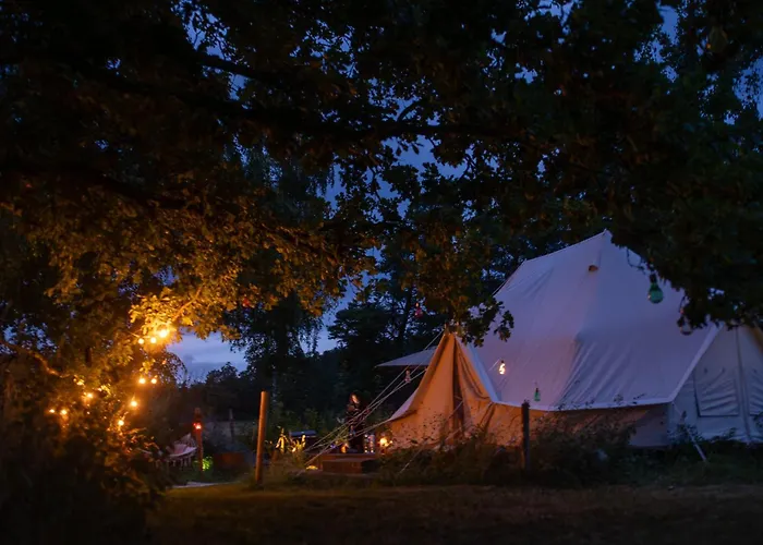 Glamping Hive Cmeliny