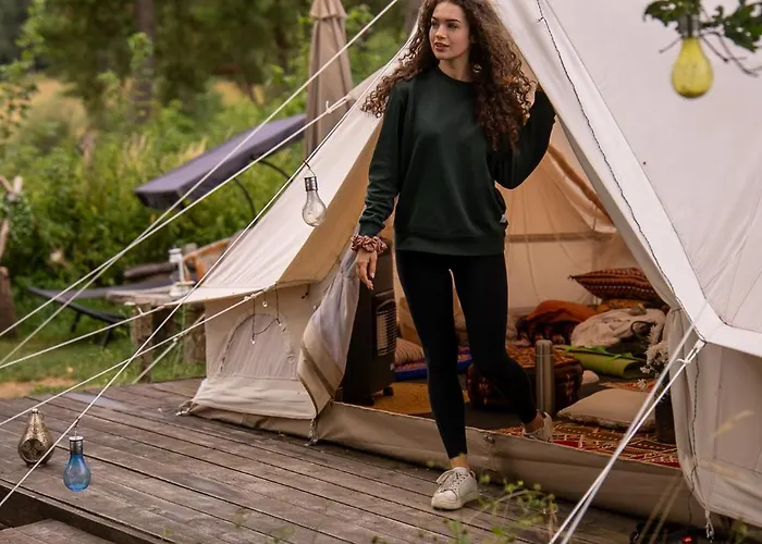 Campo de lujo Glamping Hive Cmeliny
